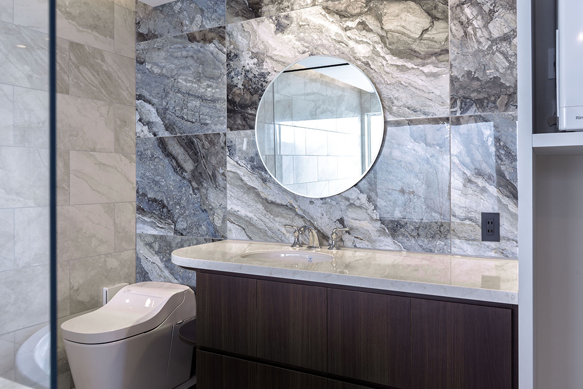 耐久性：劣化しにくく、美しさを長期間維持できるタイル