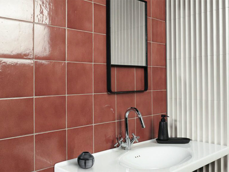 空間を彩るレッドタイル7選｜温かみと個性をプラスする “赤” の魅力