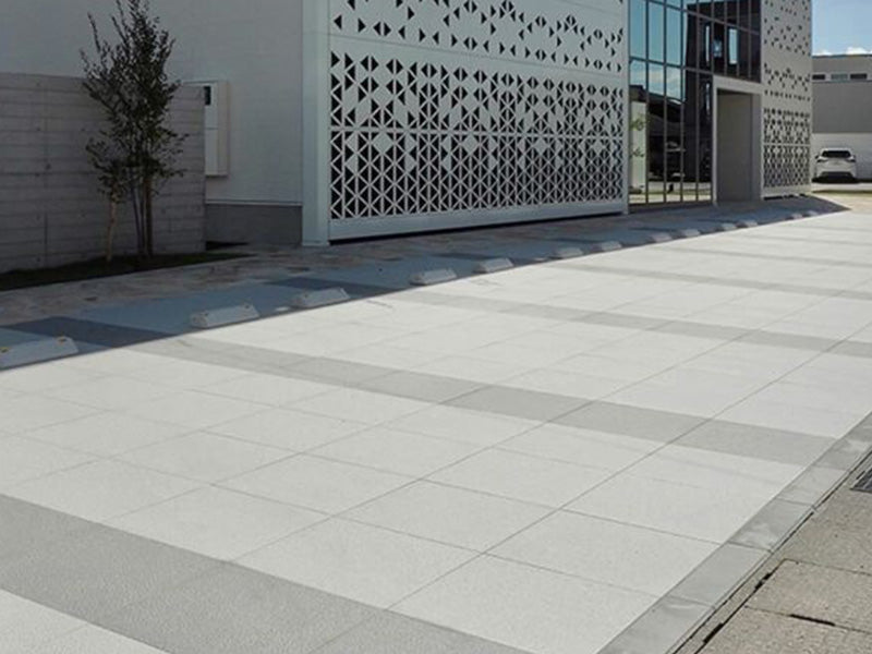 暑さ対策はタイル！屋外・リフォームに最適『グラン舗石』