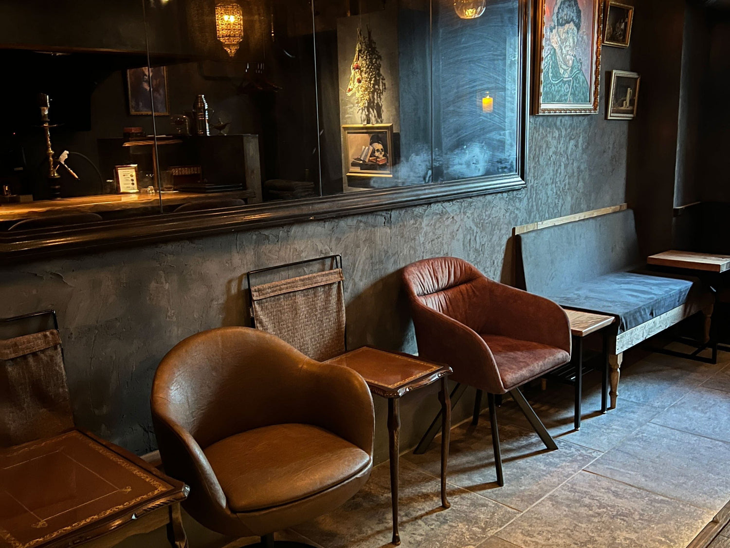 ［タイル施工事例］シーシャ カフェ&バー「Smoke down渋谷松濤」