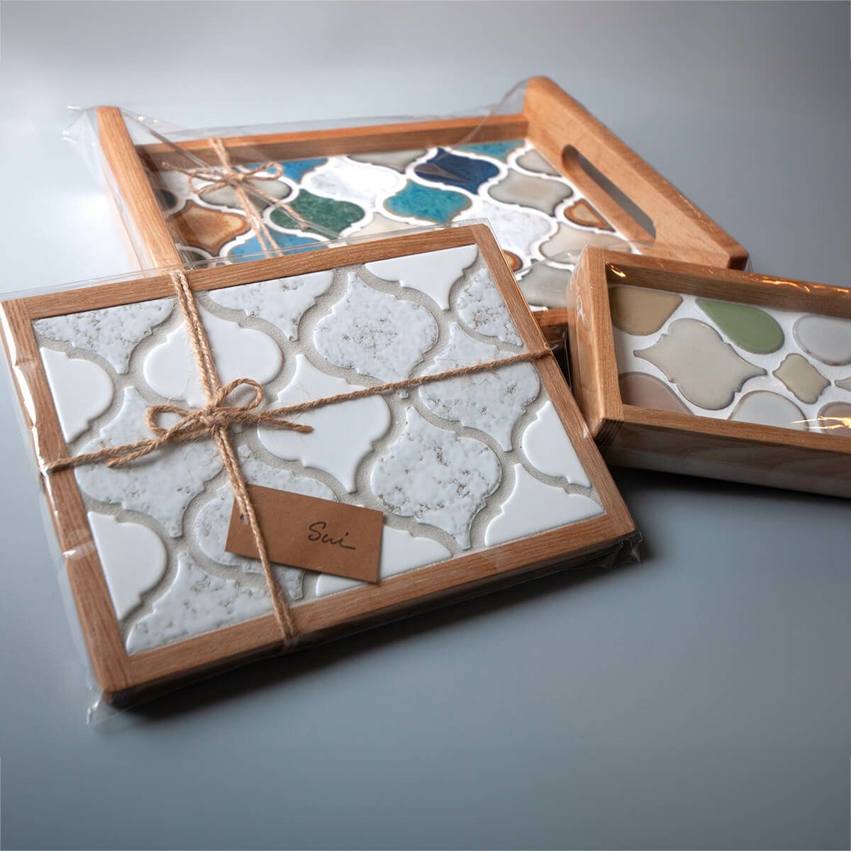 コラベルタイルカフェトレイB   SUI-058